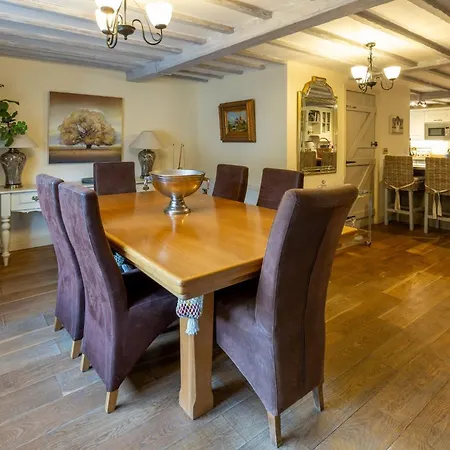 בית נופש Sun Hill לייבורן