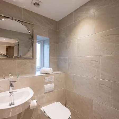 בית נופש Sun Hill לייבורן