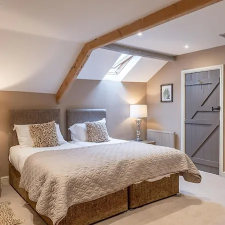 בית נופש Sun Hill לייבורן